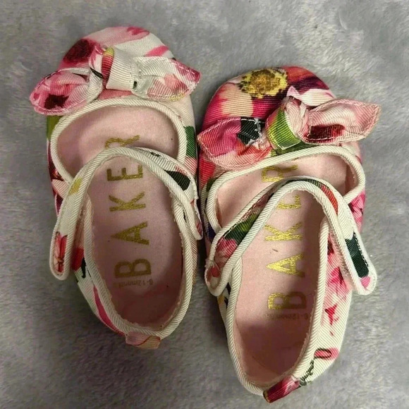 Baker by Ted Baker - White Floral Mary Jane Padders. Size 6-12 months - Picture 5 of 6
